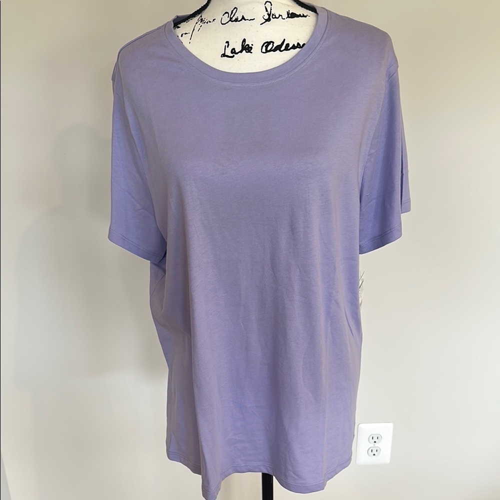 NWT- LAVENDER TEE SHIRT.👚 SIZE XL
